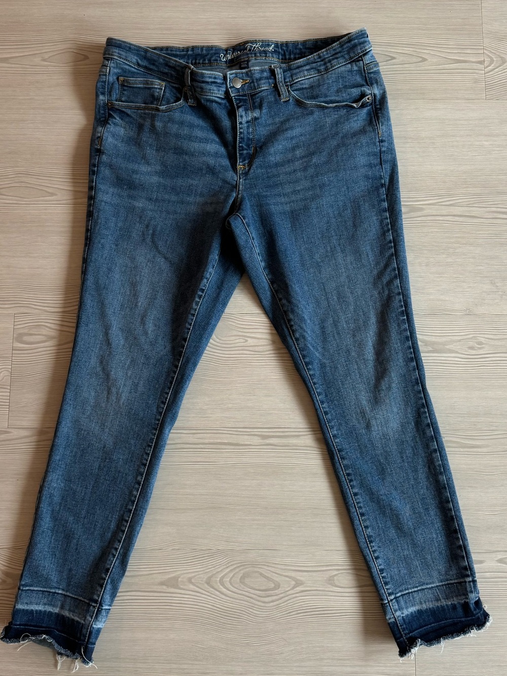 Universal Thread Dark Blue Mid Rise Skinny Jeans
